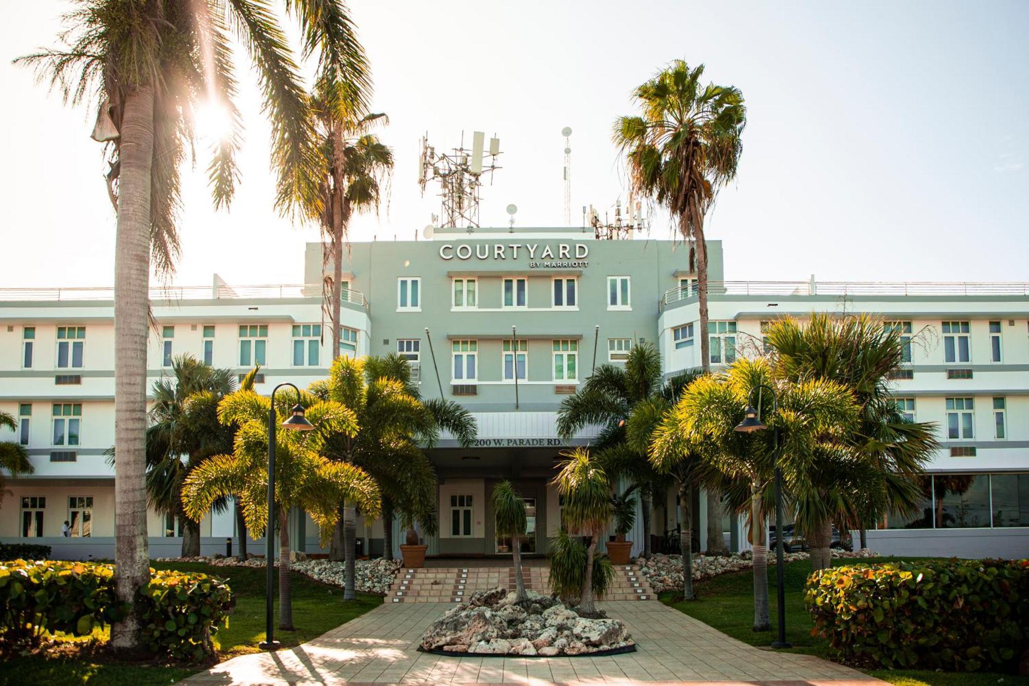 Courtyard Aguadilla Hotel Exterior photo