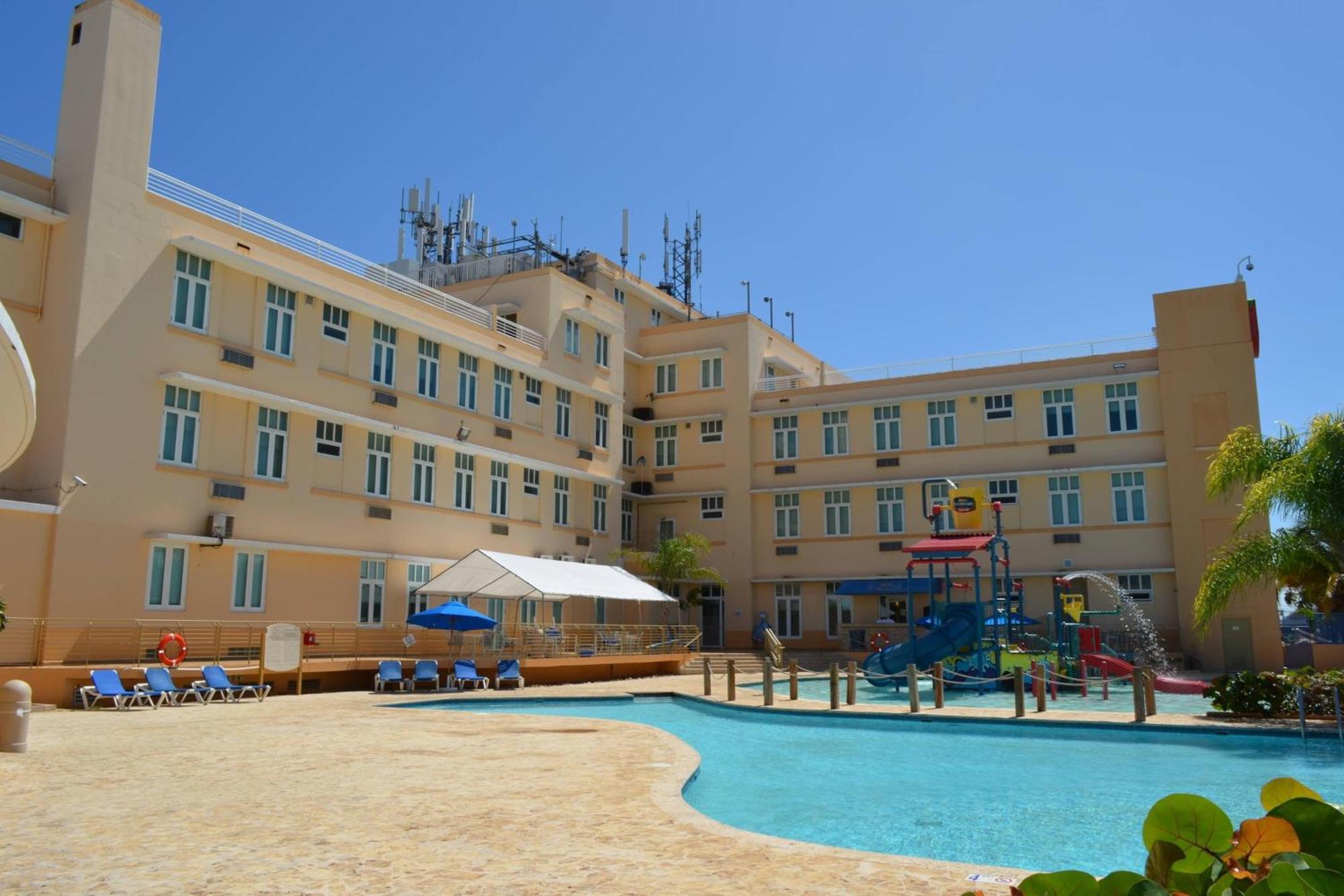 Courtyard Aguadilla Hotel Exterior photo