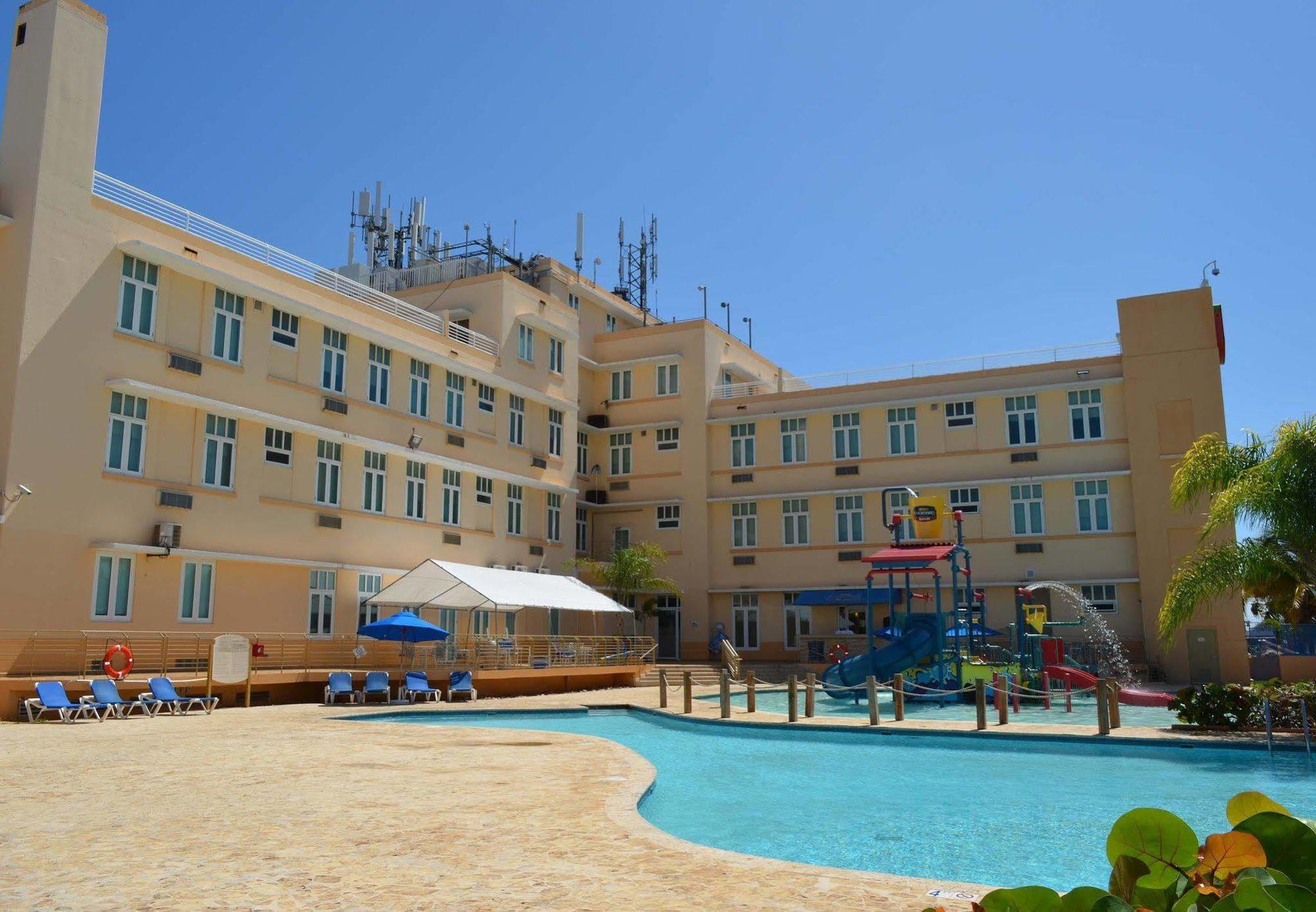 Courtyard Aguadilla Hotel Exterior photo