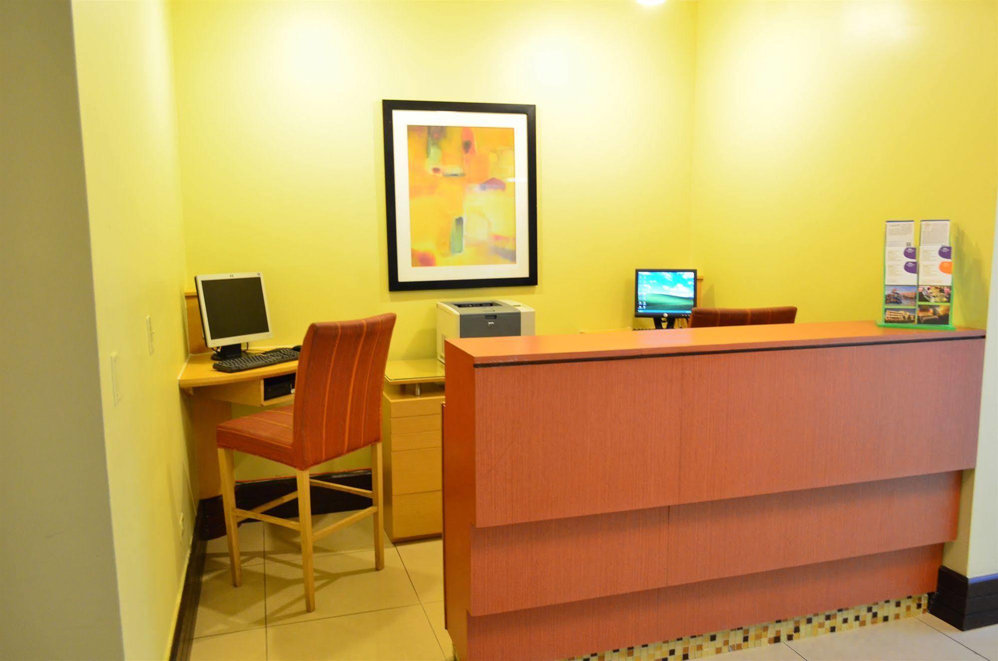 Courtyard Aguadilla Hotel Exterior photo